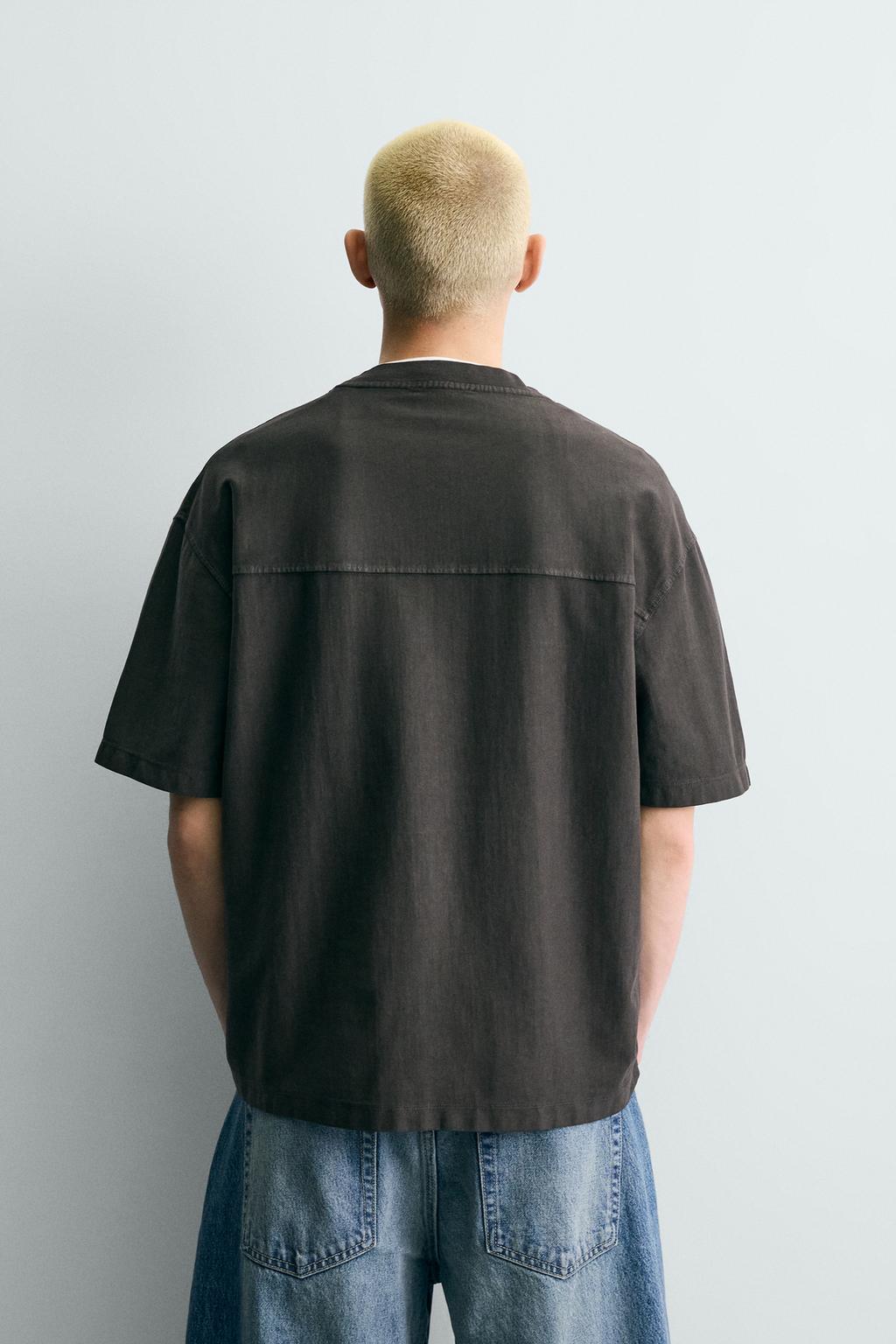 ФУТБОЛКА С ЭФФЕКТОМ ПОТЕРТОСТИ И ПРИНТОМ