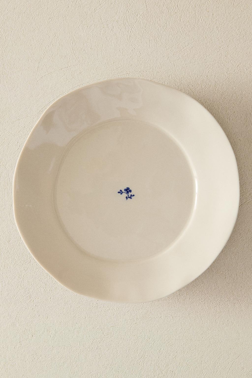 Тарелка для ужина с цветочным орнаментом из фарфора