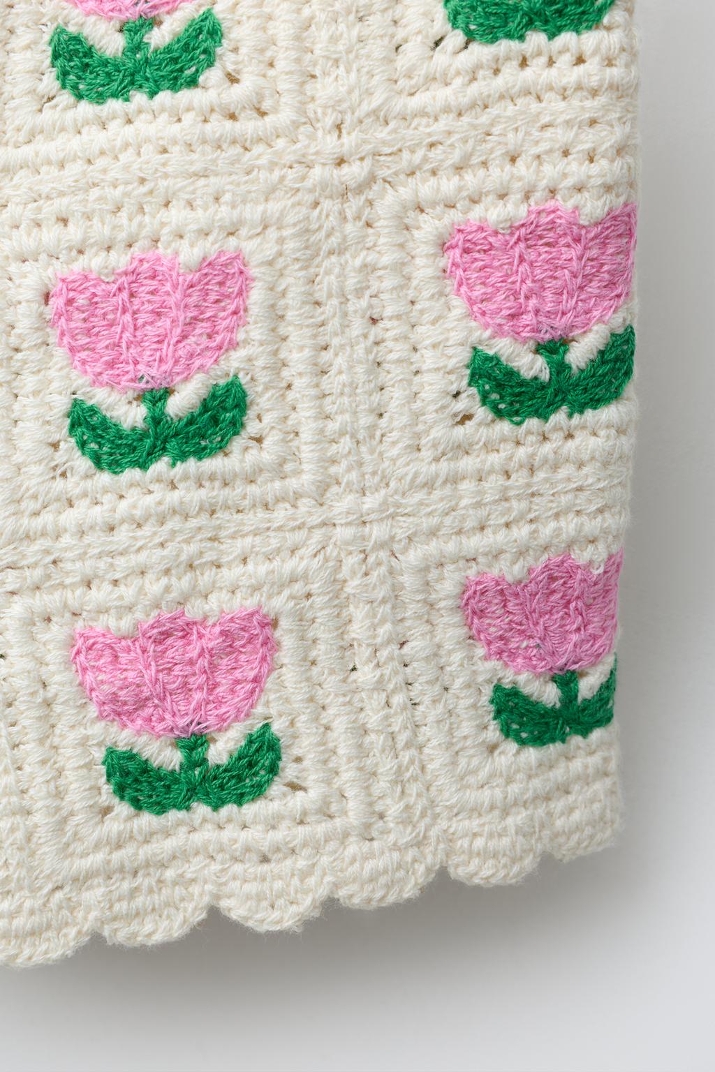 ШОРТЫ-БЕРМУДЫ ИЗ КРУЖЕВА КРОШЕ С ЦВЕТОЧНЫМ УЗОРОМ