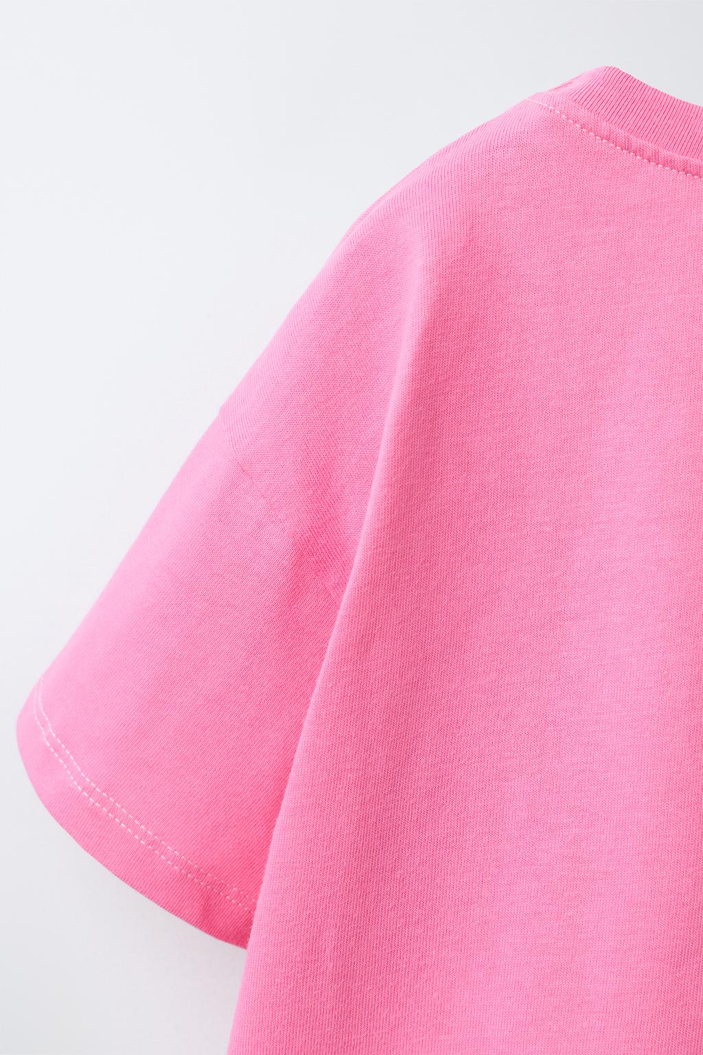 ФУТБОЛКА С ВЯЗАНЫМИ ЦВЕТАМИ