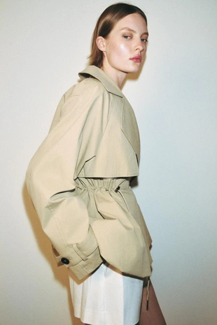 Короткий тренч с регулируемой талией- Заказать в России