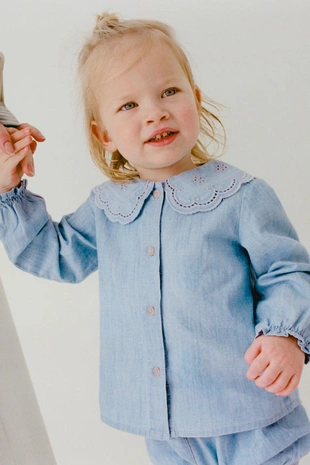 Рубашка с отложным воротником и вышивкой- Заказать в России