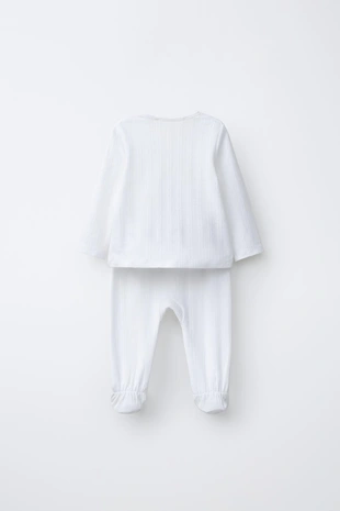 Комплект из футболки и легинсов с рельефным узором- Заказать в России