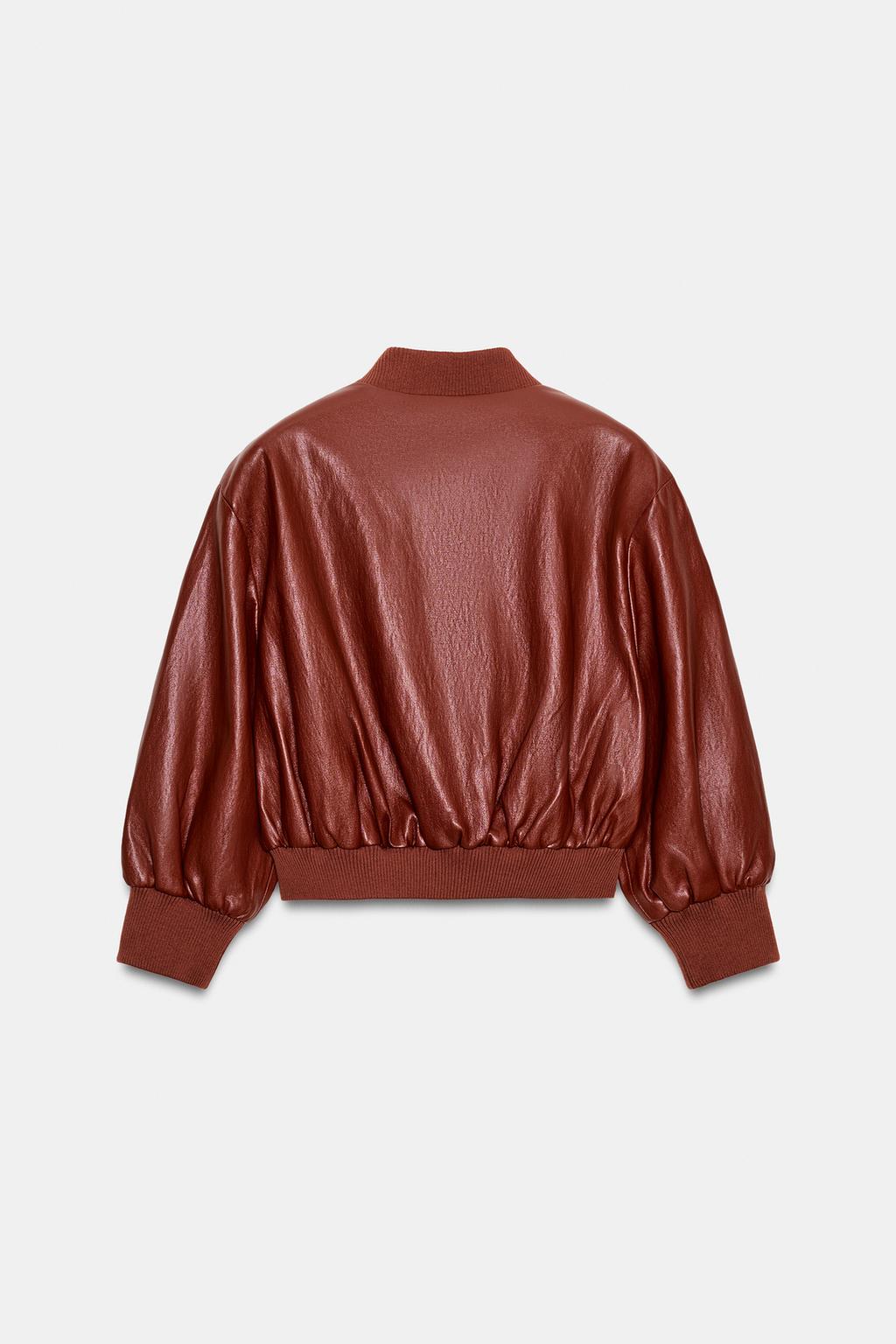 БОМБЕР ИЗ ИСКУССТВЕННОЙ КОЖИ С ПОДПЛЕЧНИКАМИ