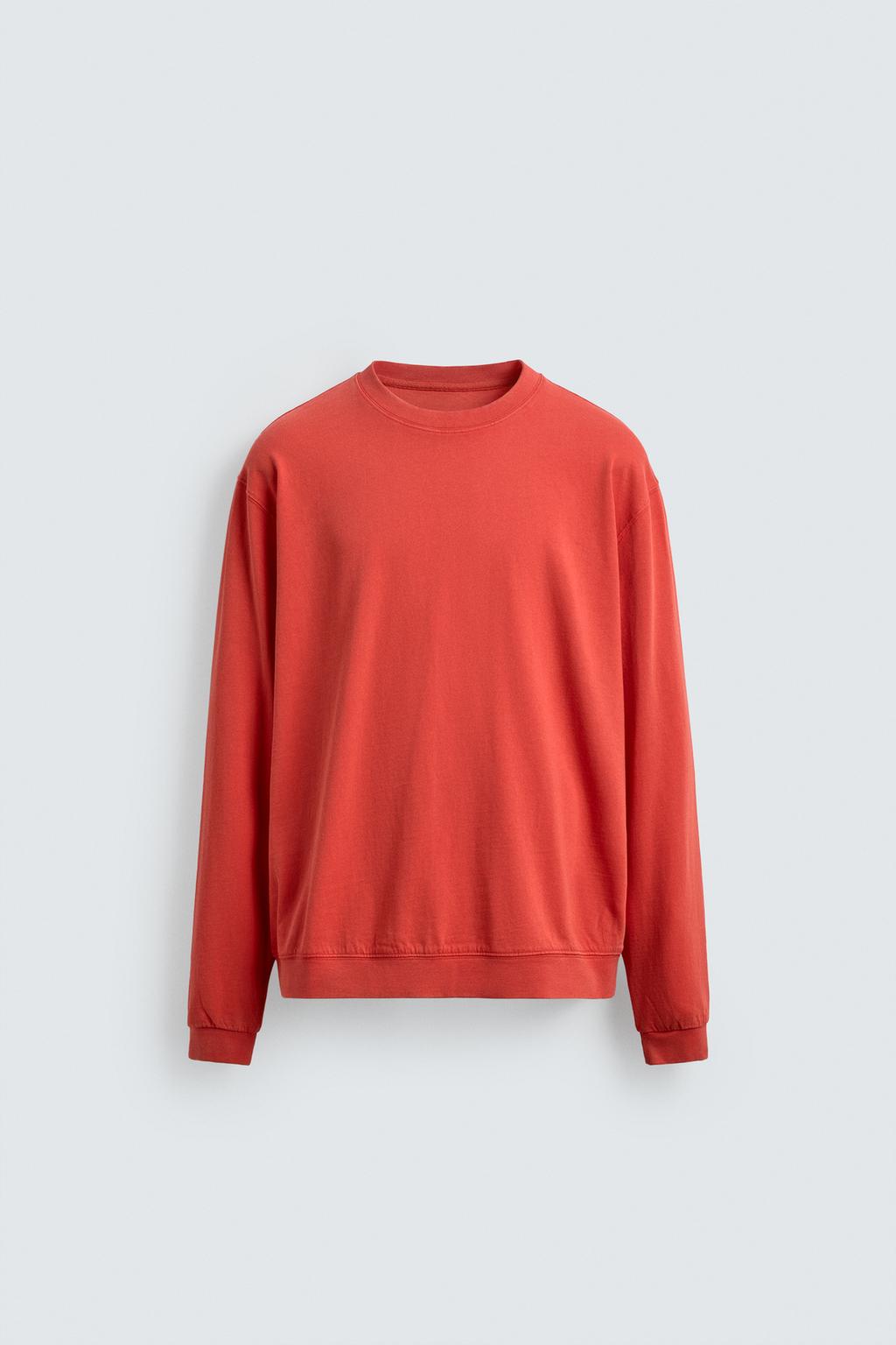 ТОЛСТОВКА С КРУГЛЫМ ВЫРЕЗОМ И ЭФФЕКТОМ ПОТЕРТОСТИ