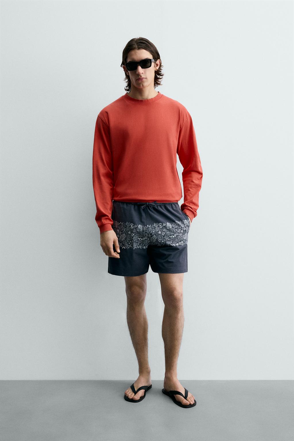 ТОЛСТОВКА С КРУГЛЫМ ВЫРЕЗОМ И ЭФФЕКТОМ ПОТЕРТОСТИ