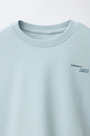 Футболка с надписью из интерлока