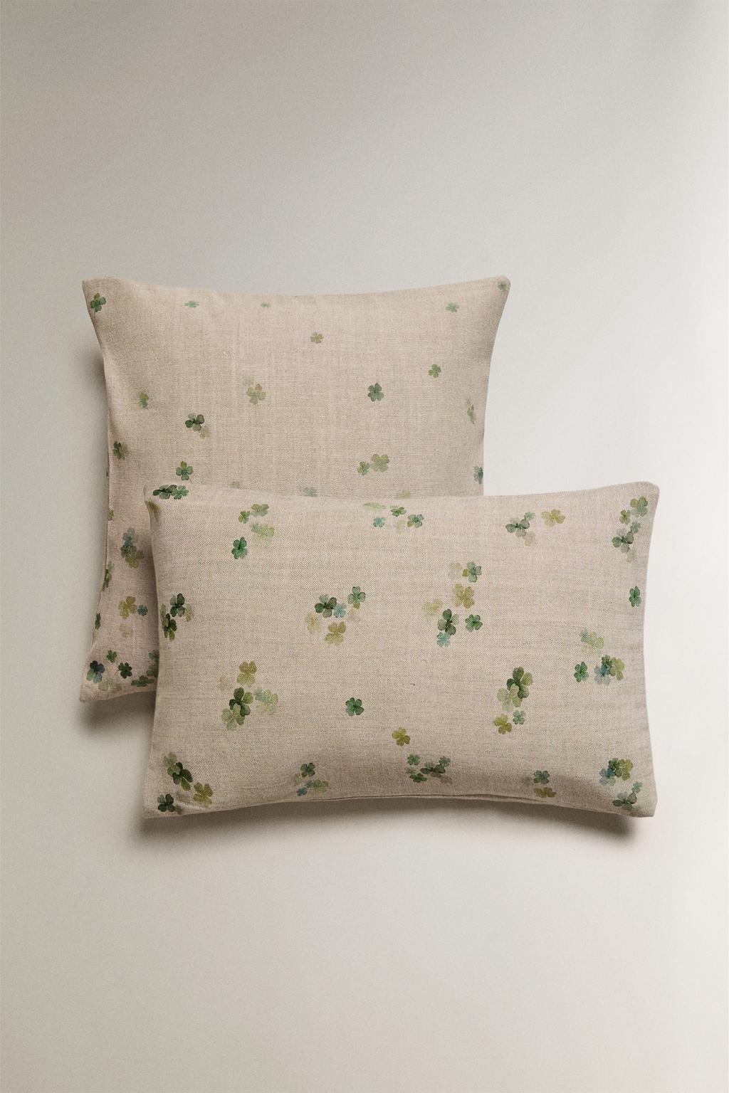 Чехол для подушки clover