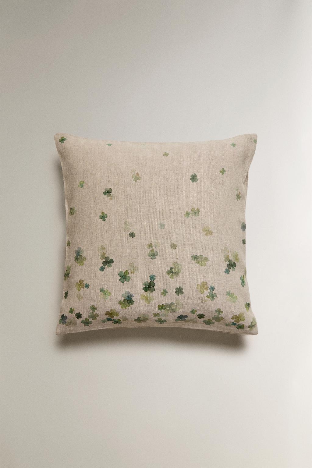 Чехол для подушки clover