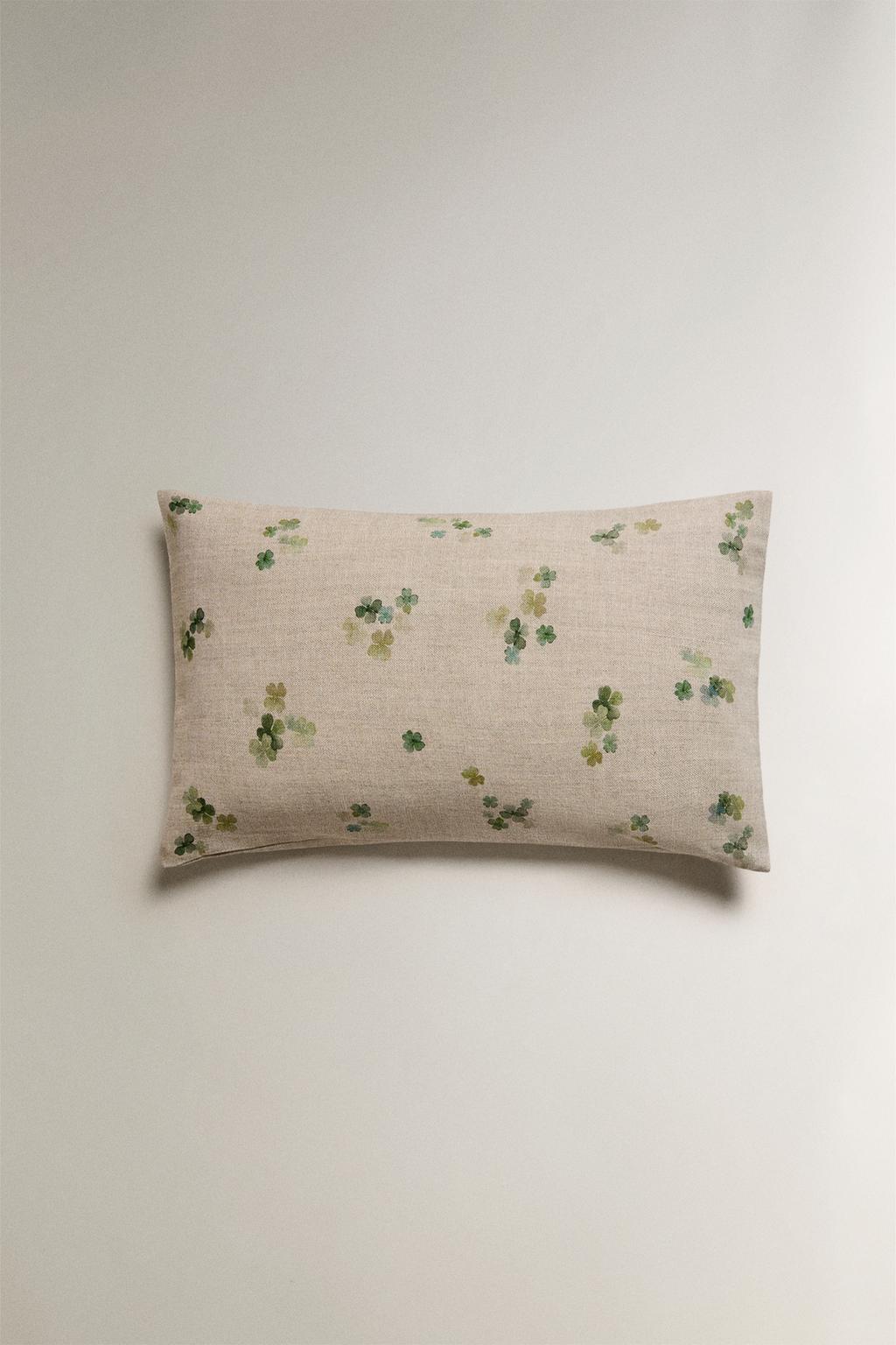 Чехол для подушки clover