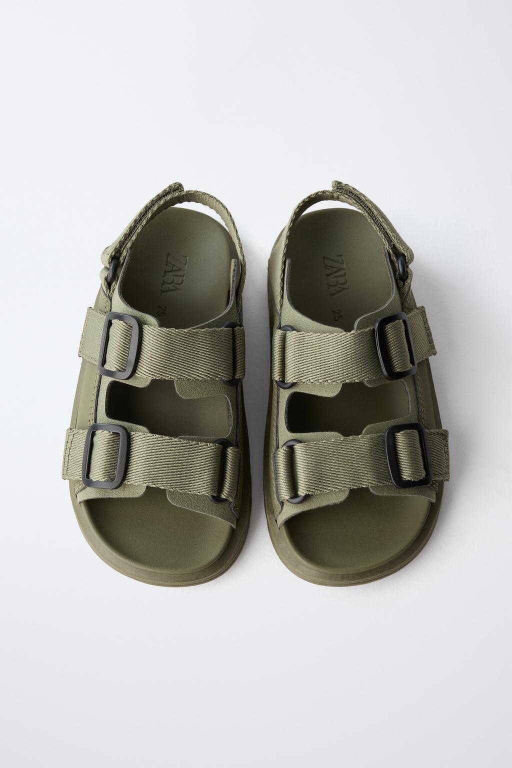САНДАЛИИ С ПРЯЖКАМИ