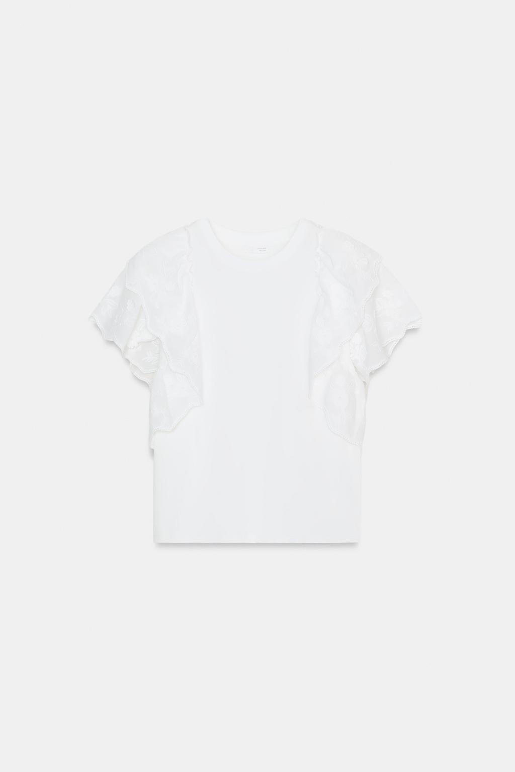 ФУТБОЛКА С ВОЛАНАМИ И КОРОТКИМИ РУКАВАМИ