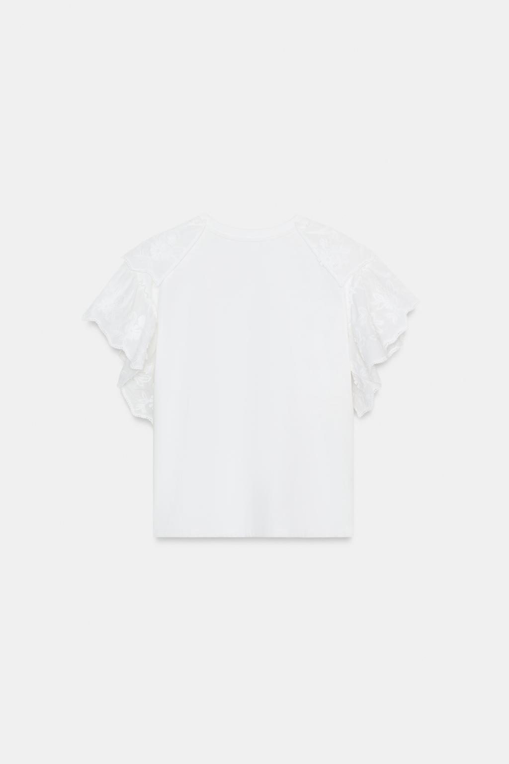 ФУТБОЛКА С ВОЛАНАМИ И КОРОТКИМИ РУКАВАМИ