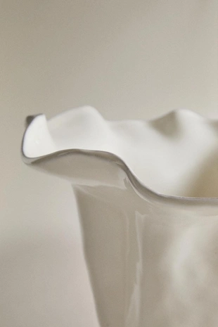 Блестящая волнистая глиняная ваза- Заказать в России