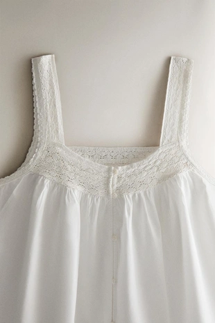 Топ из хлопка с бретельками и кружевными деталями- Заказать в России