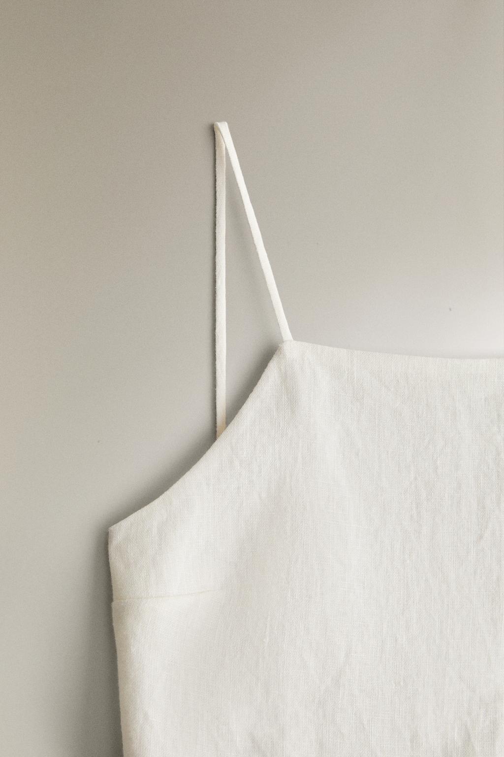 Льняный топ с тонкими бретелями