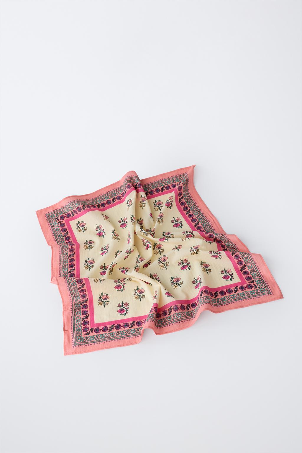 БАНДАНА С ЦВЕТОЧНЫМ ПРИНТОМ