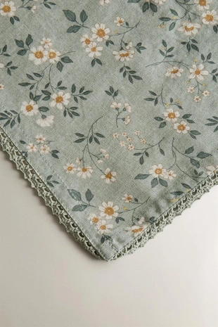 Скатерть с цветами и кружевным краем- Заказать в России