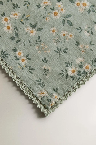 Набор салфеток с цветами на краю и кружевным краем (набор из 2 шт.)