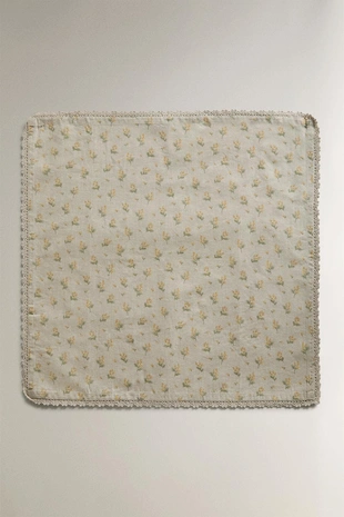 Набор салфеток с дикоцветами и кружевным краем (набор из 2 шт.)- Заказать в России