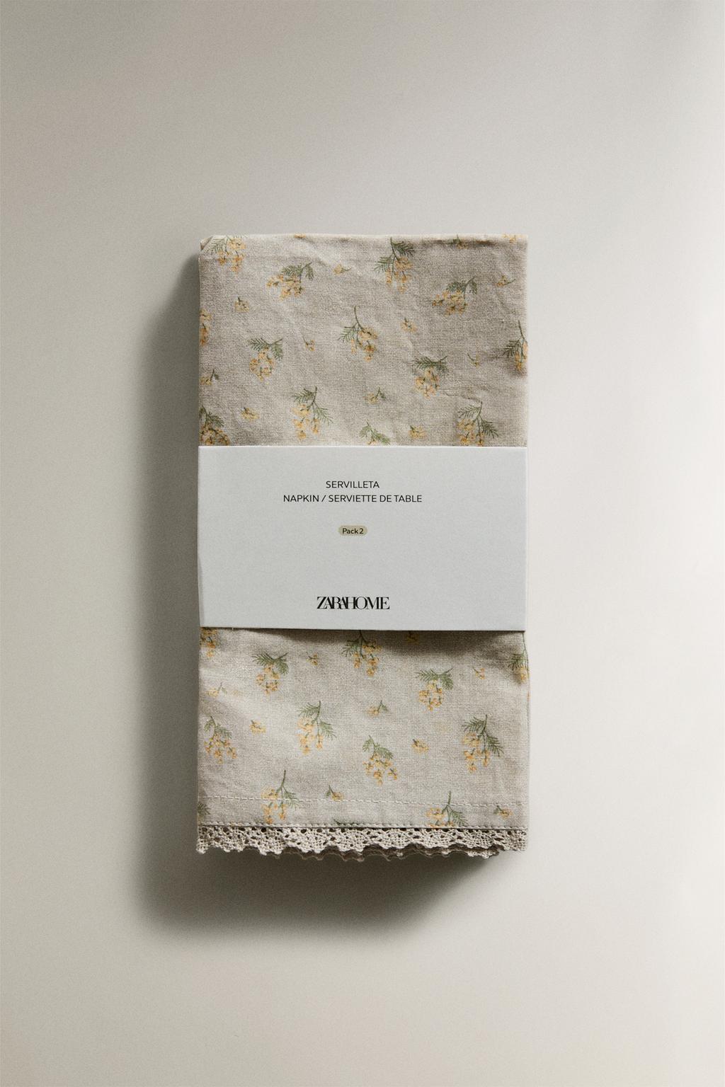 Набор салфеток с дикоцветами и кружевным краем (набор из 2 шт.)