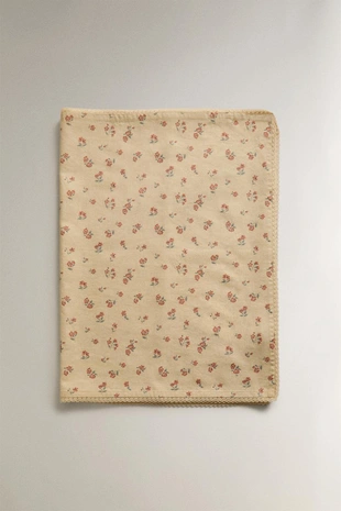 Чёрничный бегунок для стола с кружевными обрезами- Заказать в России