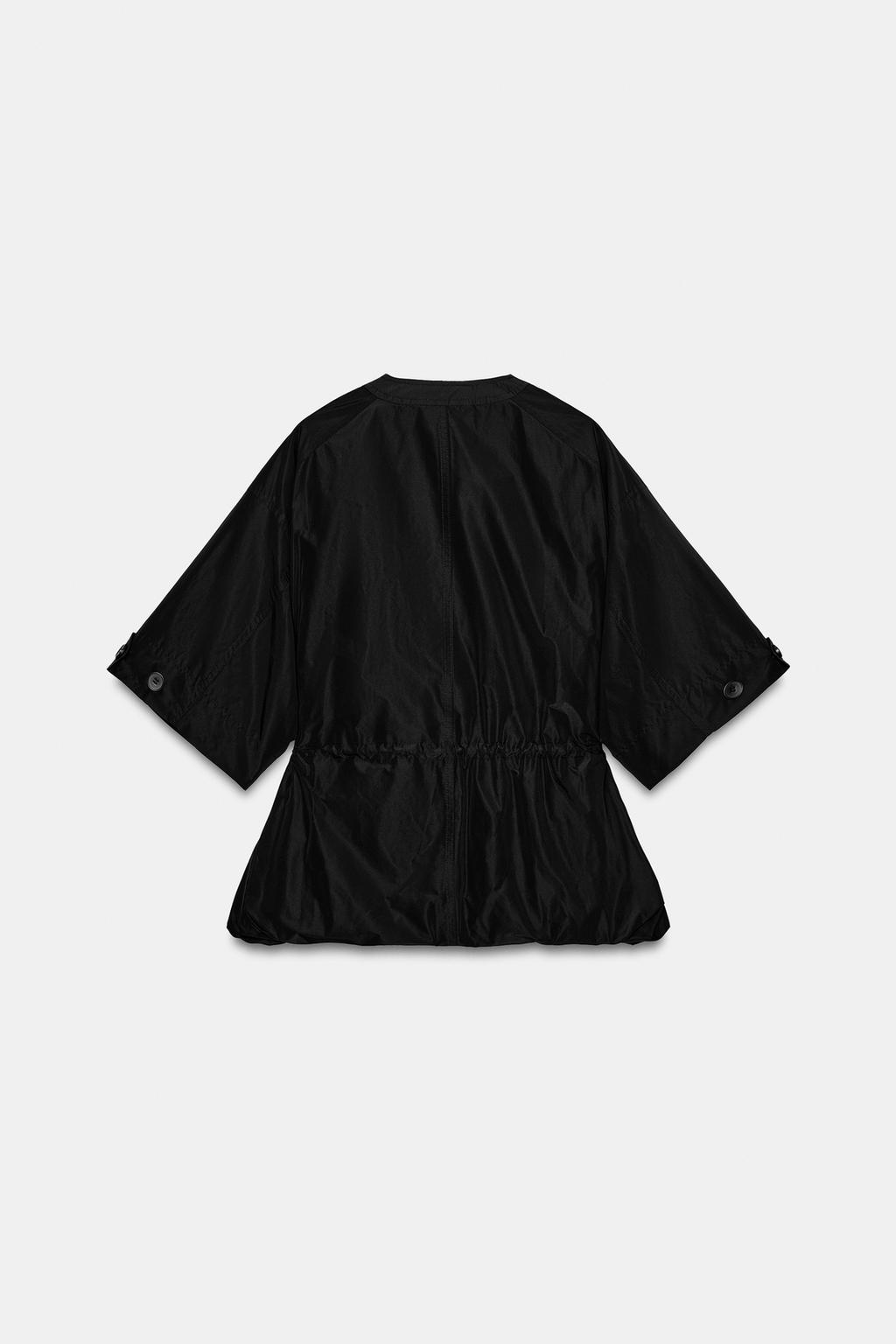 ПАРКА С КОРОТКИМИ РУКАВАМИ И ОБЪЕМНЫМ ПОДОЛОМ