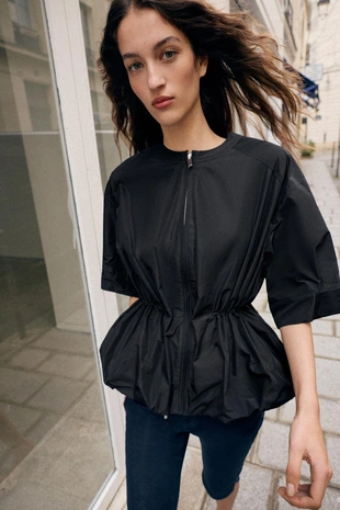 Парка с короткими рукавами и объемным подолом- Заказать в России