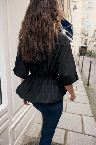 Парка с короткими рукавами и объемным подолом- Заказать в России