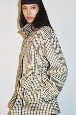 Куртка в клетку с высоким воротником- Заказать в России