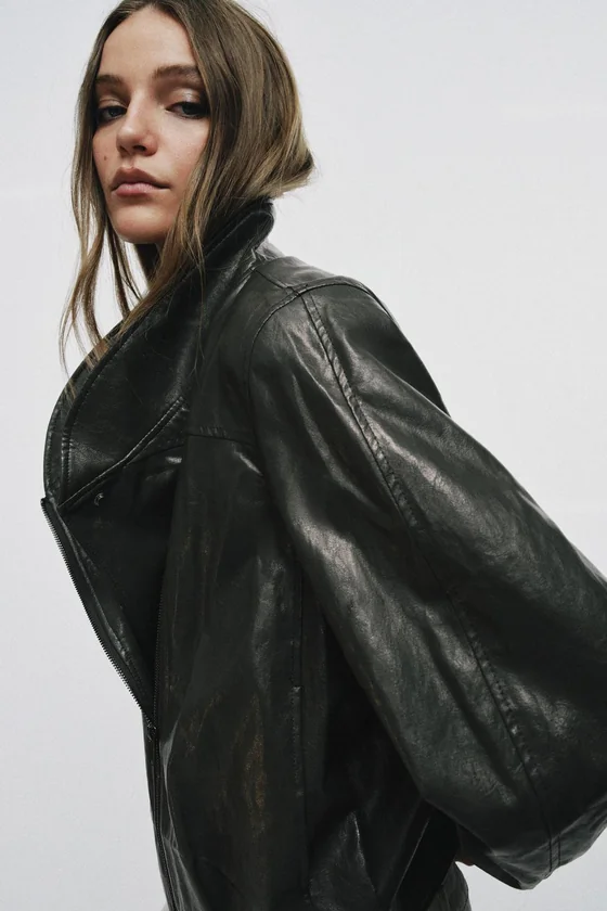 КУРТКА ИЗ ИСКУССТВЕННОЙ КОЖИ — коллекция Zara «ZW»