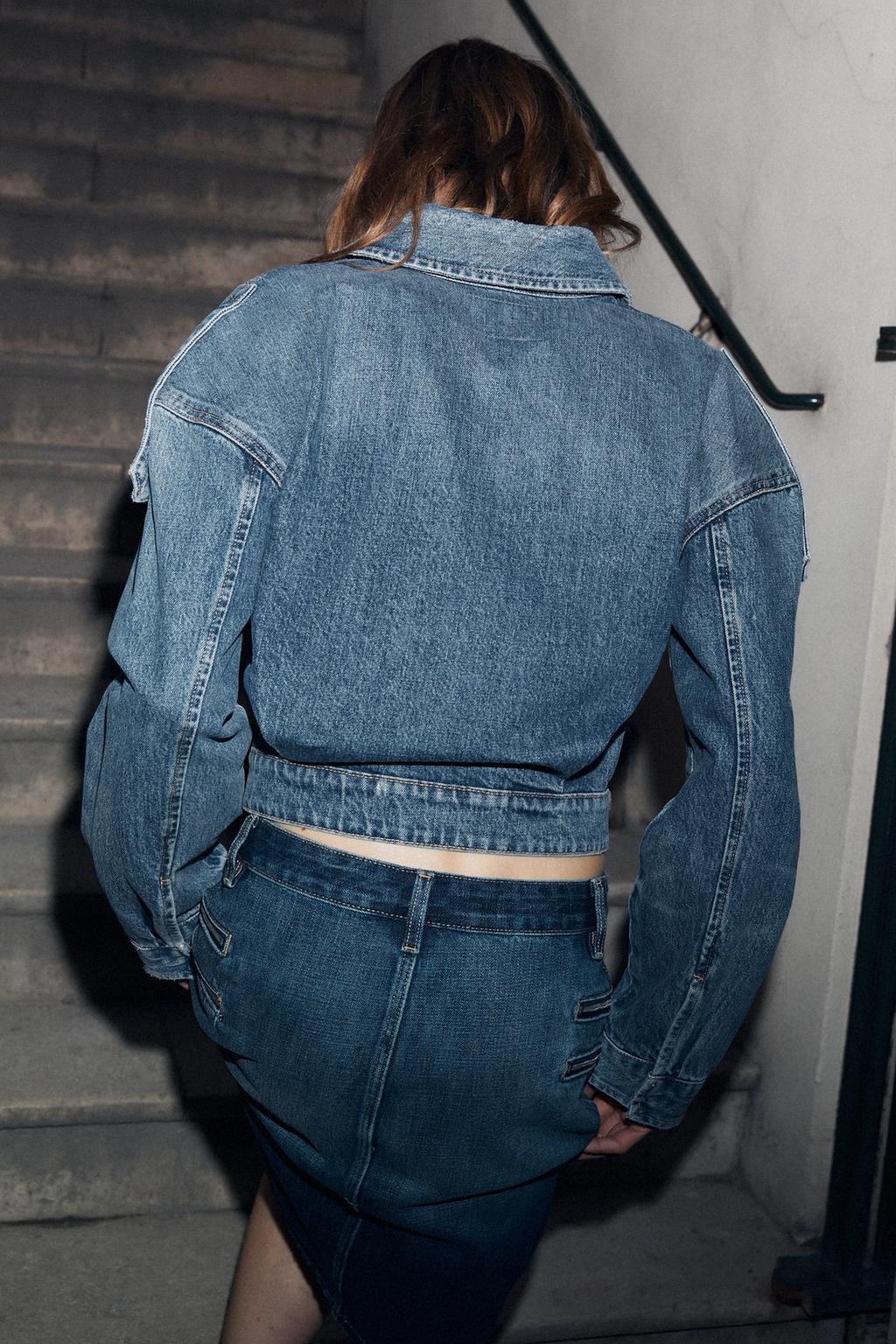 ДЖИНСОВАЯ КУРТКА С ХЛЯСТИКАМИ