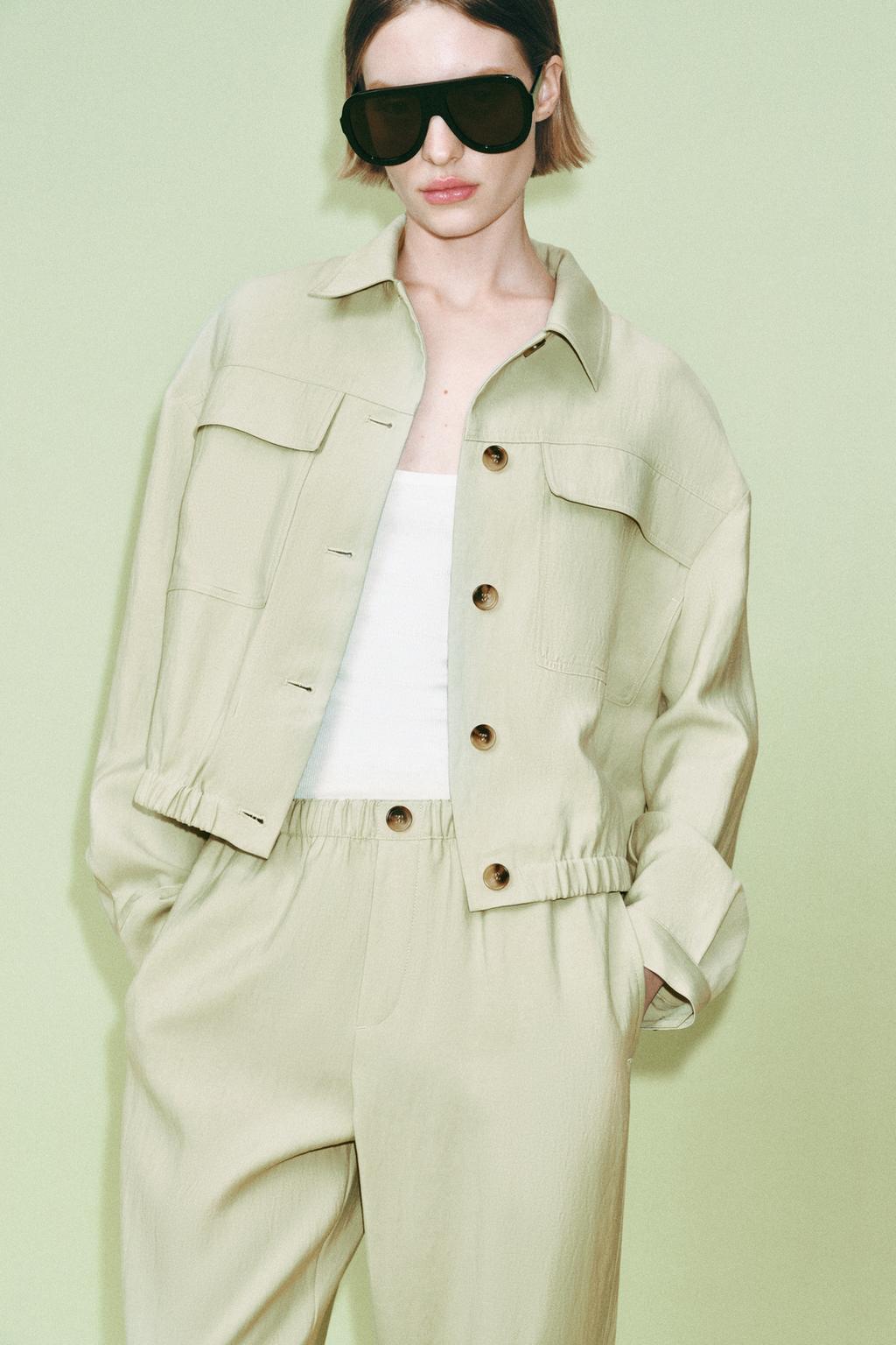 УКОРОЧЕННАЯ КУРТКА С НАКЛАДНЫМИ КАРМАНАМИ