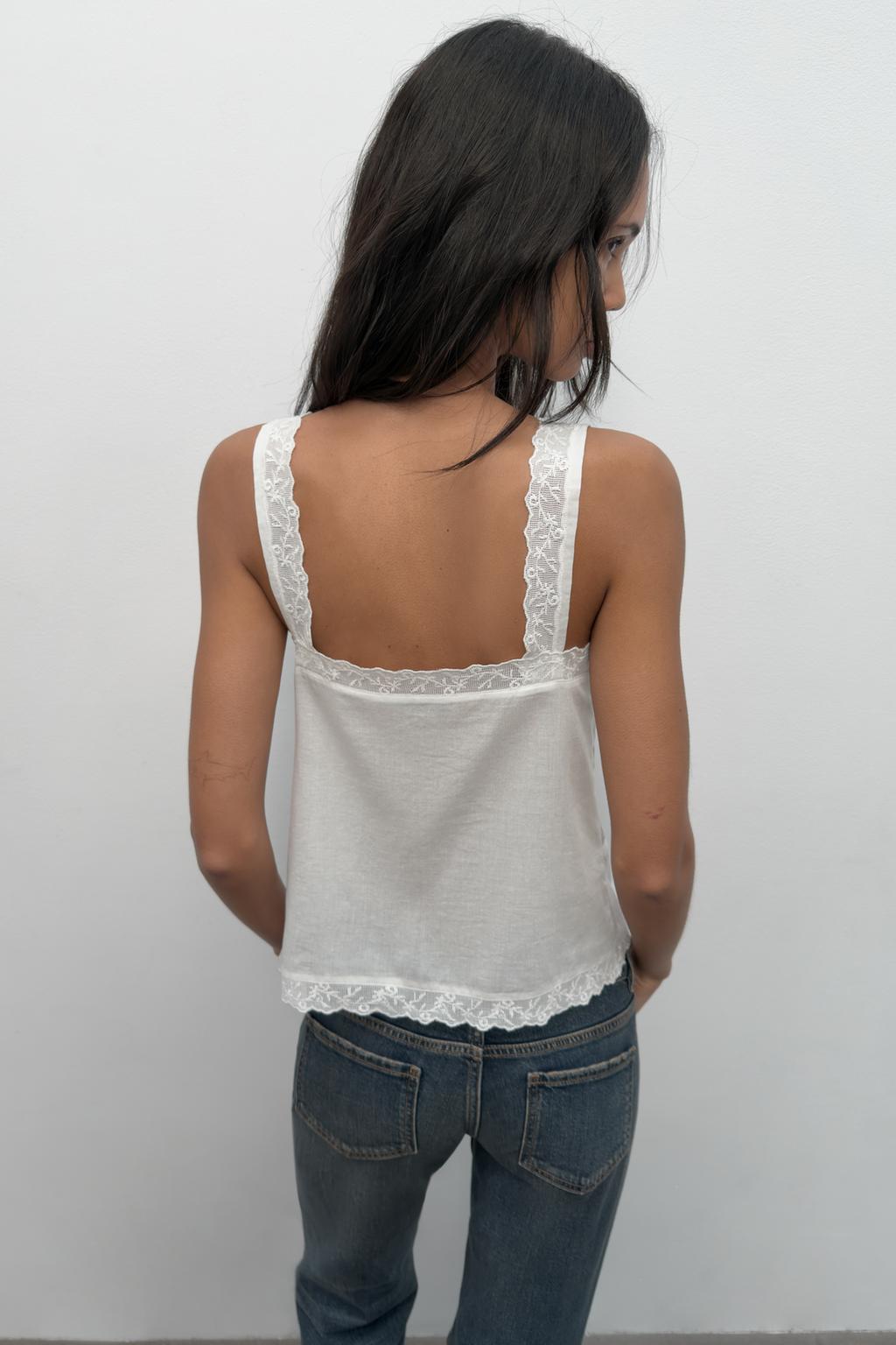 ТОП С ВЫШИВКОЙ НА БРЕТЕЛЯХ