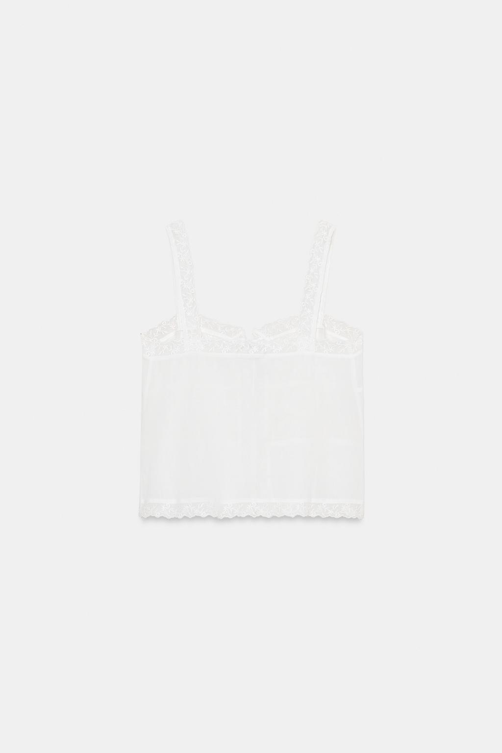 ТОП С ВЫШИВКОЙ НА БРЕТЕЛЯХ