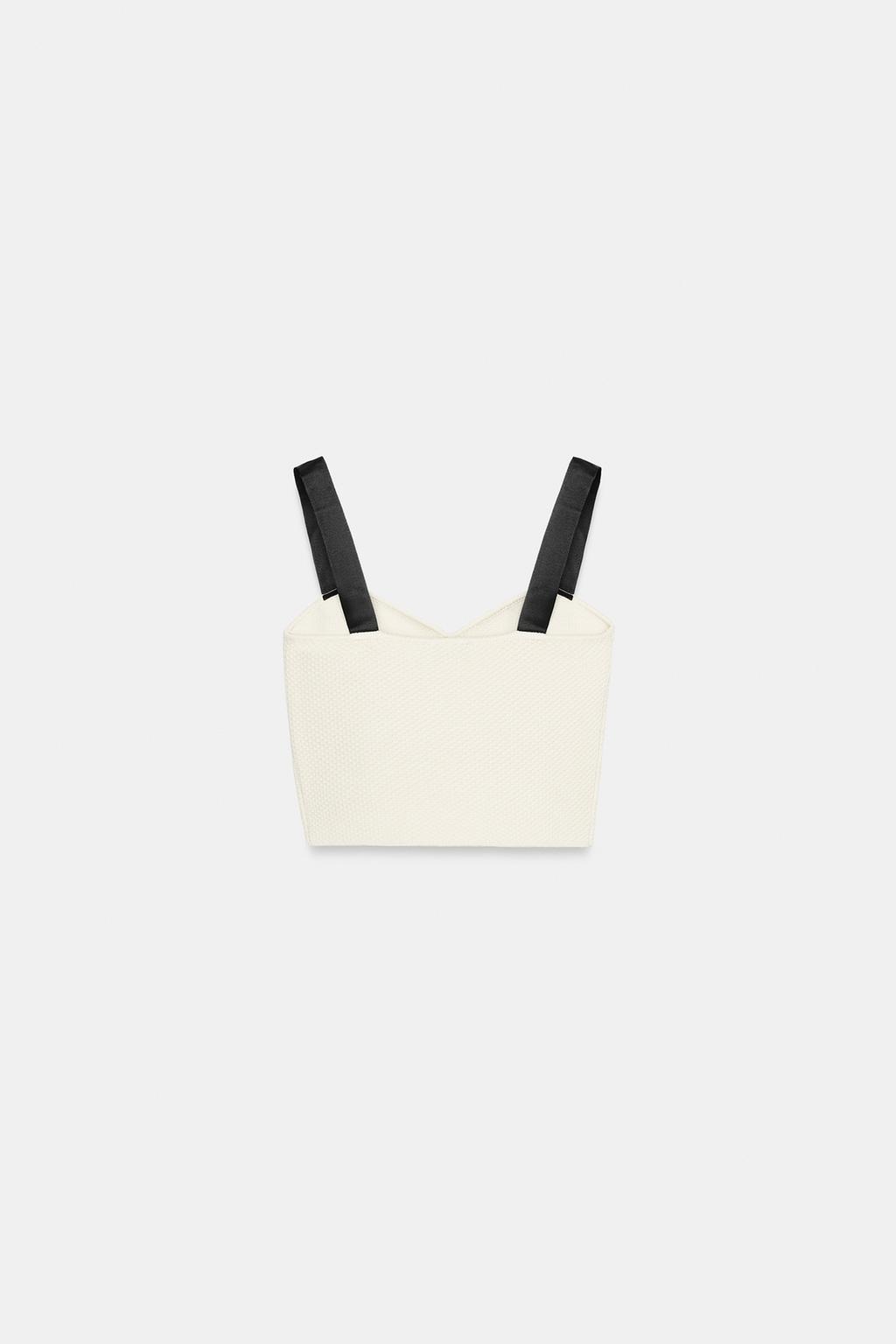 ТРИКОТАЖНЫЙ ТОП С КОНТРАСТНЫМИ БРЕТЕЛЯМИ