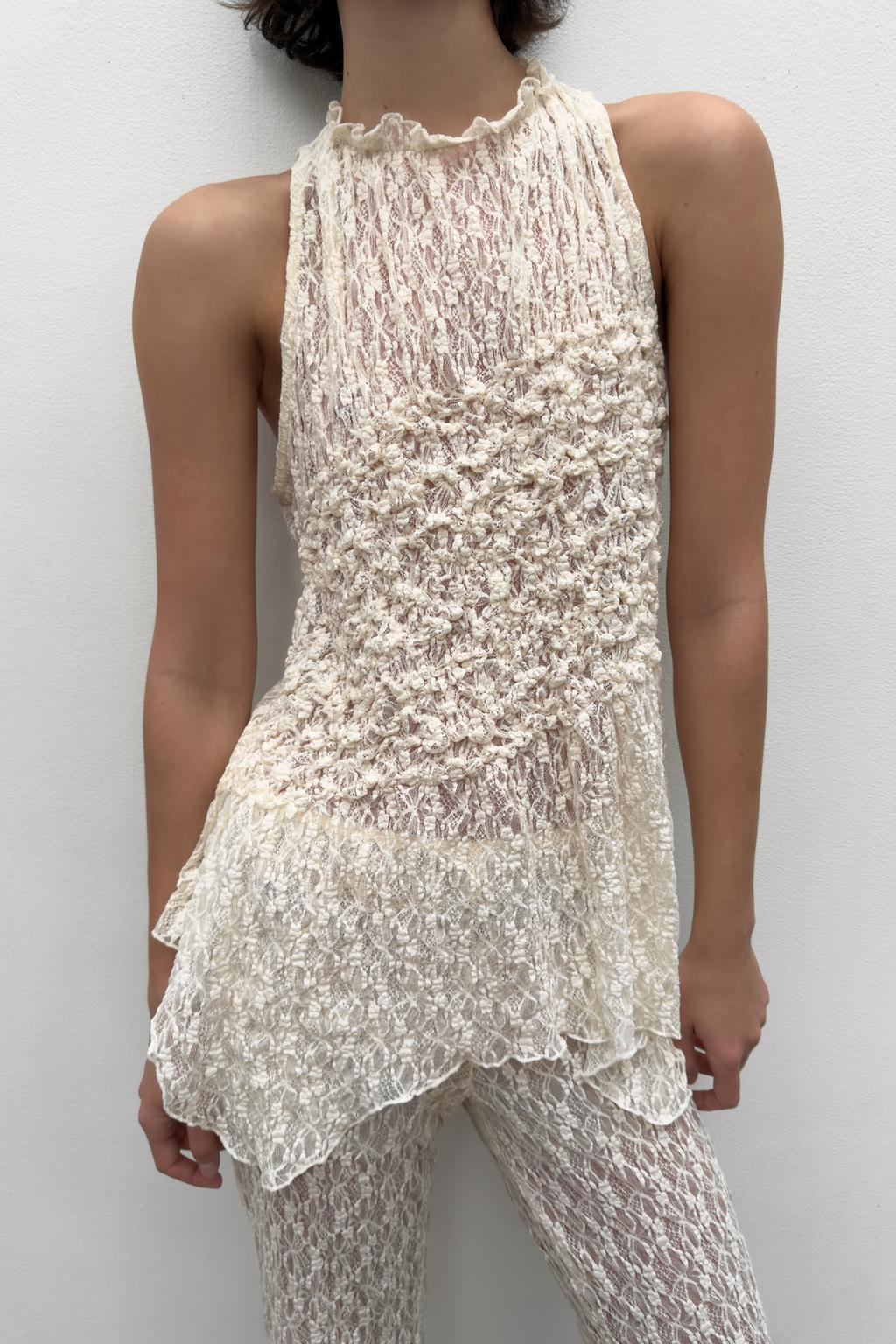 КРУЖЕВНОЙ ТОП С ДРАПИРОВКОЙ