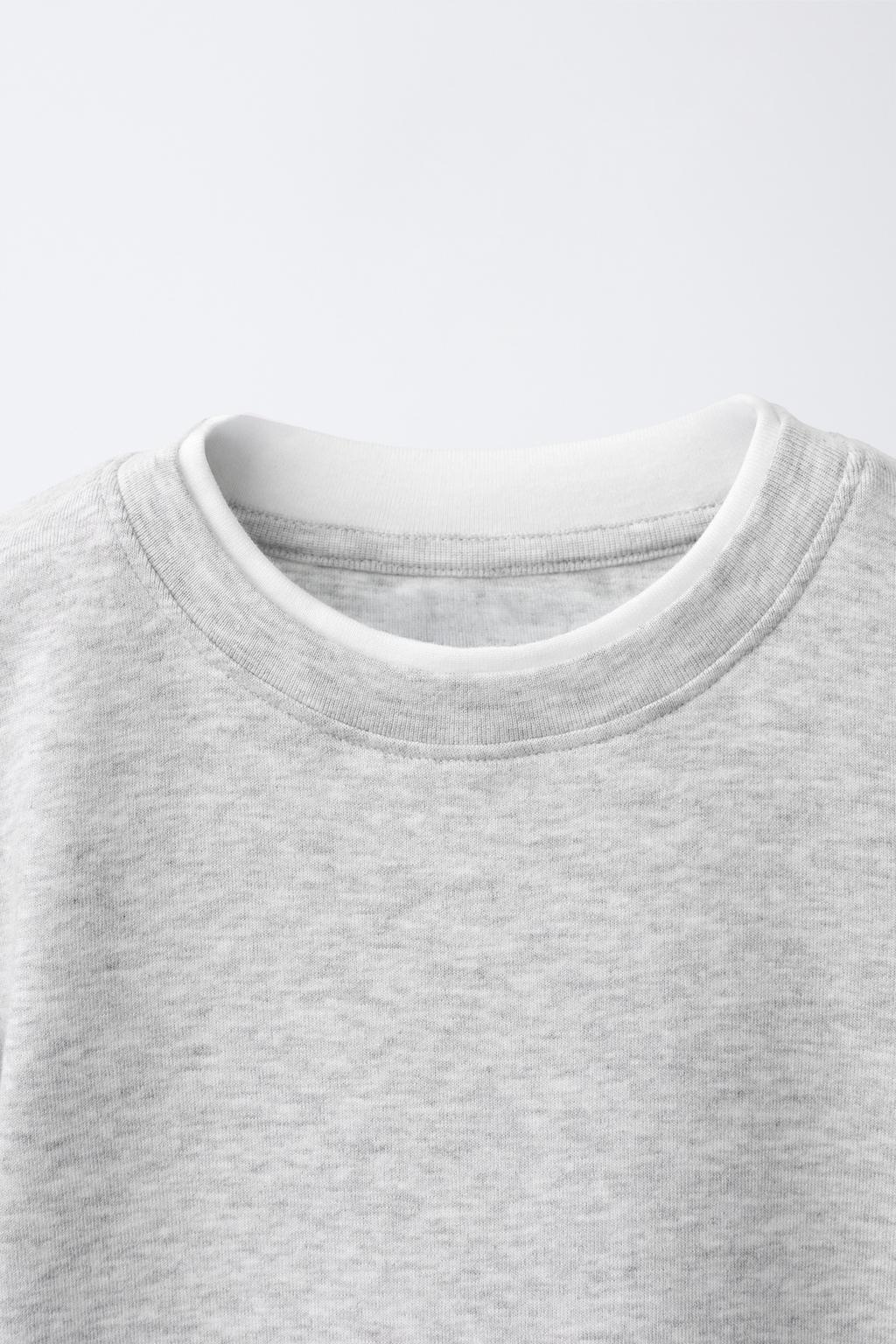 ФУТБОЛКА ИЗ МОДАЛА С ДВОЙНЫМ ВОРОТНИКОМ