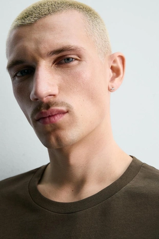 Футболка стандартной посадки из смесового хлопка- Заказать в России