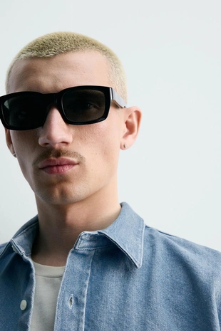 Джинсовая рубашка стандартной посадки с эффектом потертости- Заказать в России