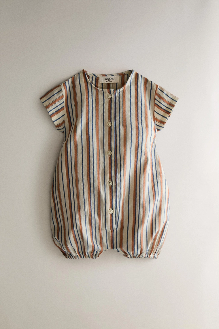 Полосатый комбинезон для младенцев