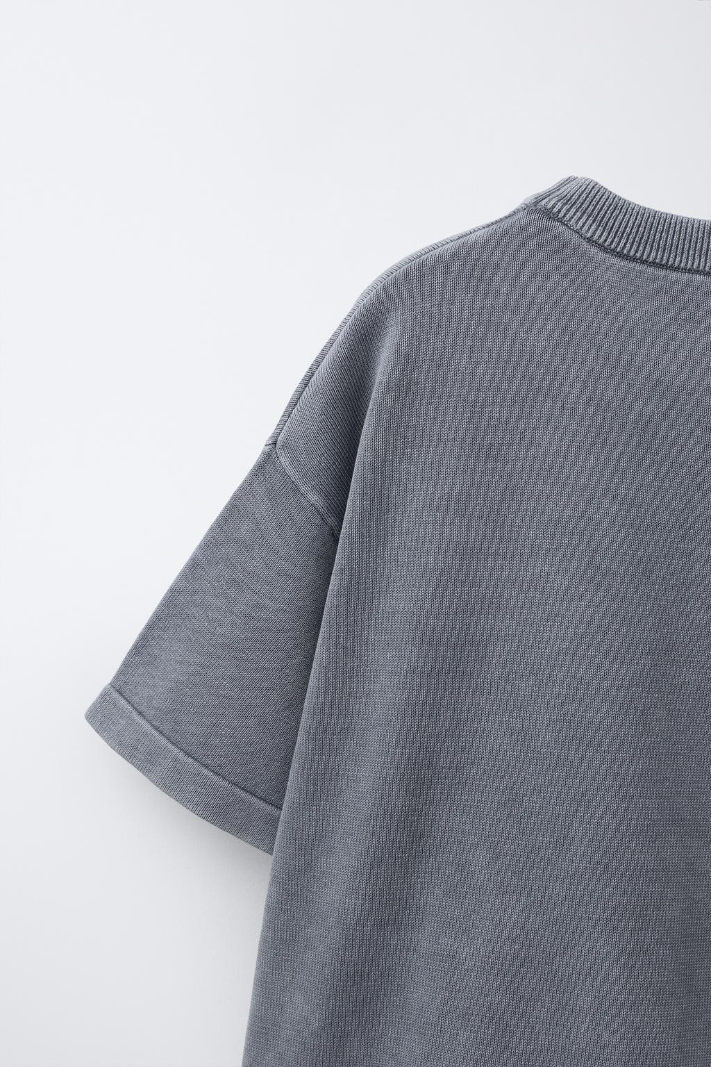 ФУТБОЛКА ИЗ ТРИКОТАЖА С ЭФФЕКТОМ ПОТЕРТОСТИ