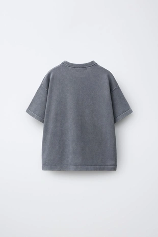 Футболка из трикотажа с эффектом потертости- Заказать в России