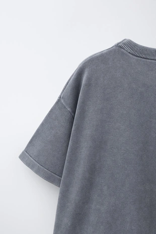 Футболка из трикотажа с эффектом потертости- Заказать в России