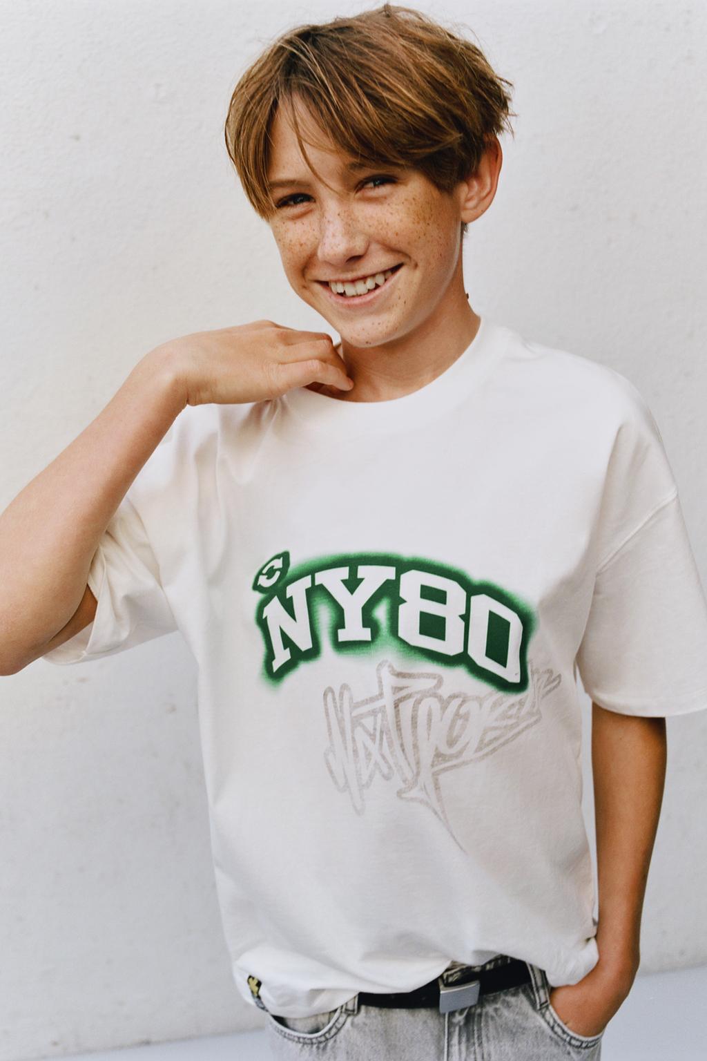 ФУТБОЛКА С ПРИНТОМ ГРАФФИТИ