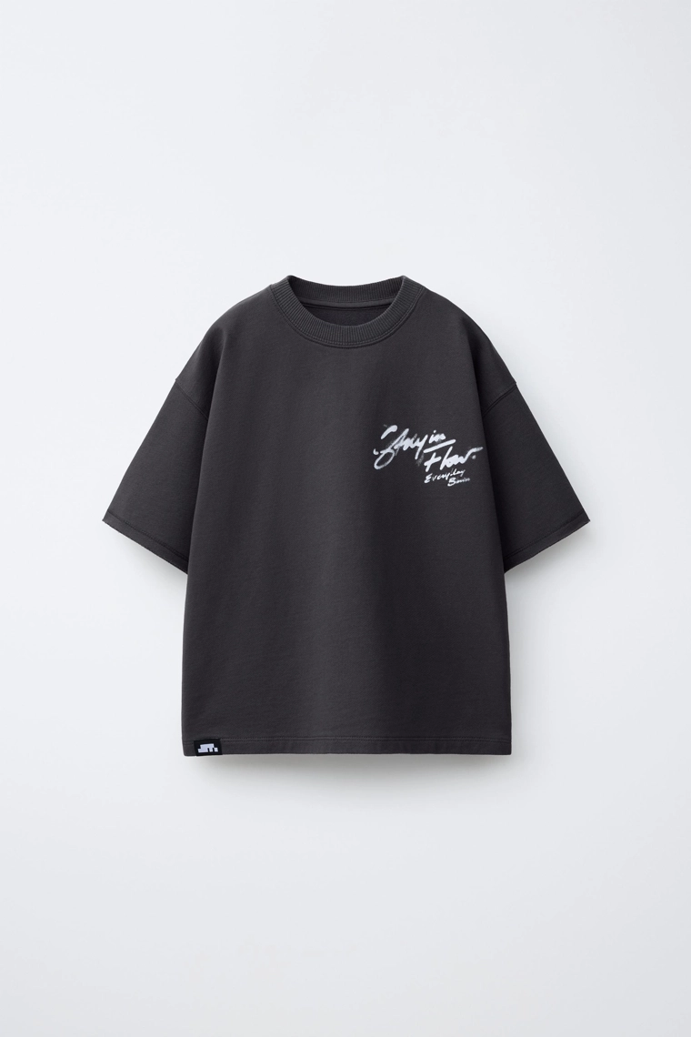 Свитшот с граффити-принтом