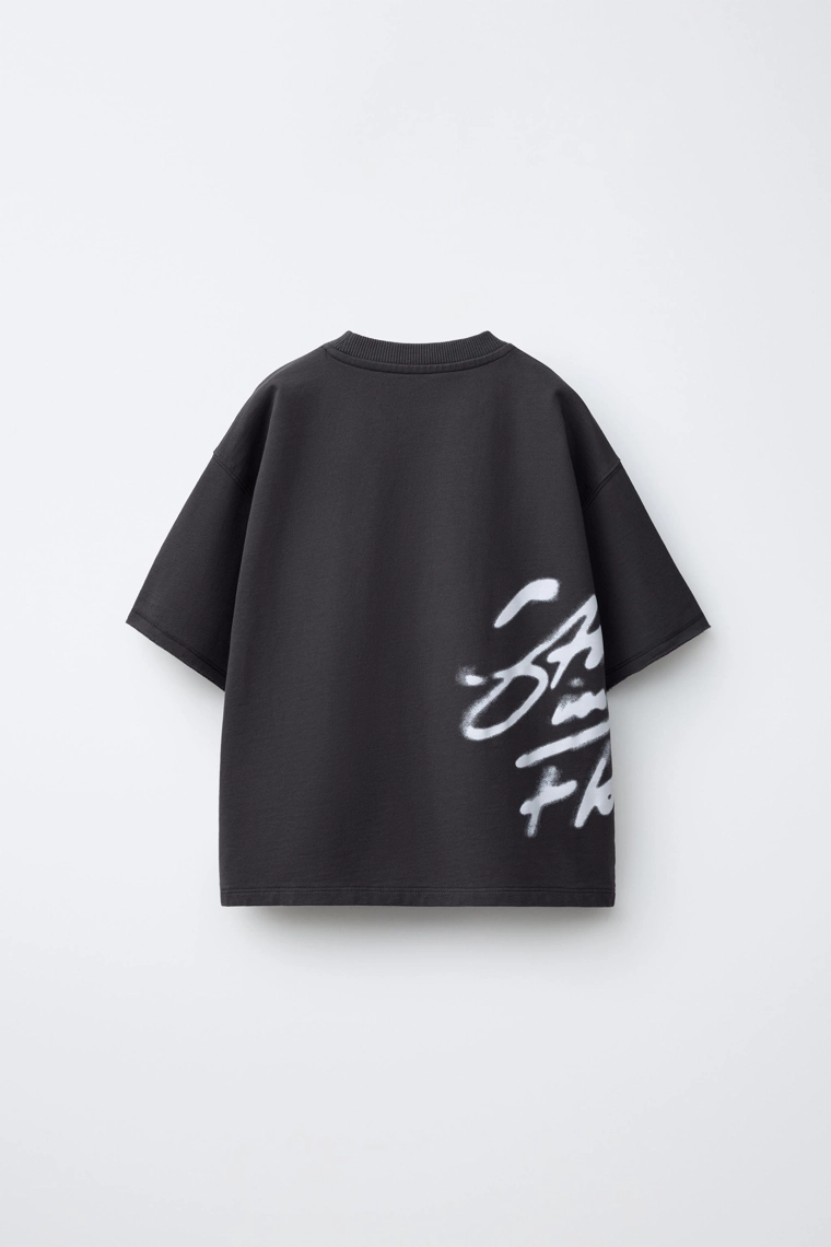 Свитшот с граффити-принтом