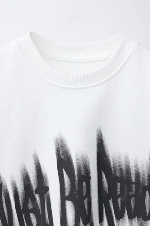 Футболка с граффити-принтом- Заказать в России