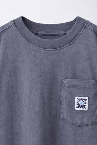 Футболка с принтом, накладным карманом и эффектом потертости- Заказать в России