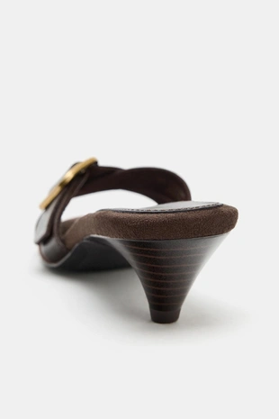 Кожаные босоножки с пряжкой- Заказать в России